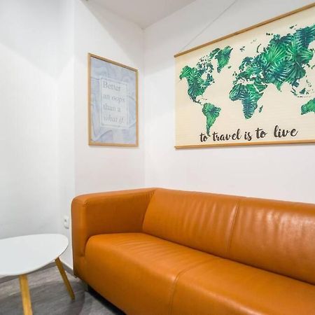 Apartma N'Poznam Tobacna Ljubljana Exteriör bild