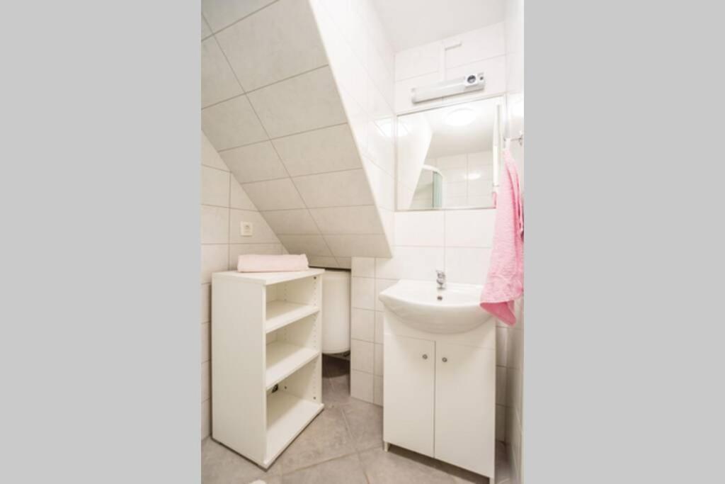Apartma N'Poznam Tobacna Ljubljana Exteriör bild