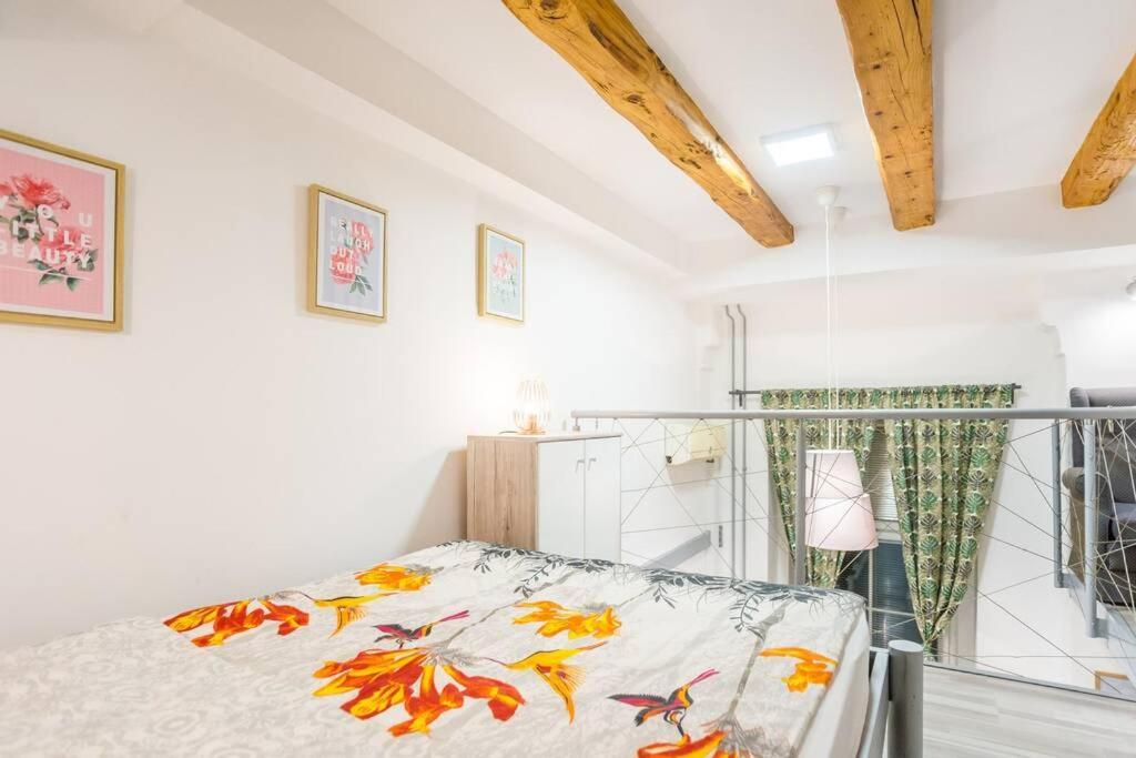 Apartma N'Poznam Tobacna Ljubljana Exteriör bild