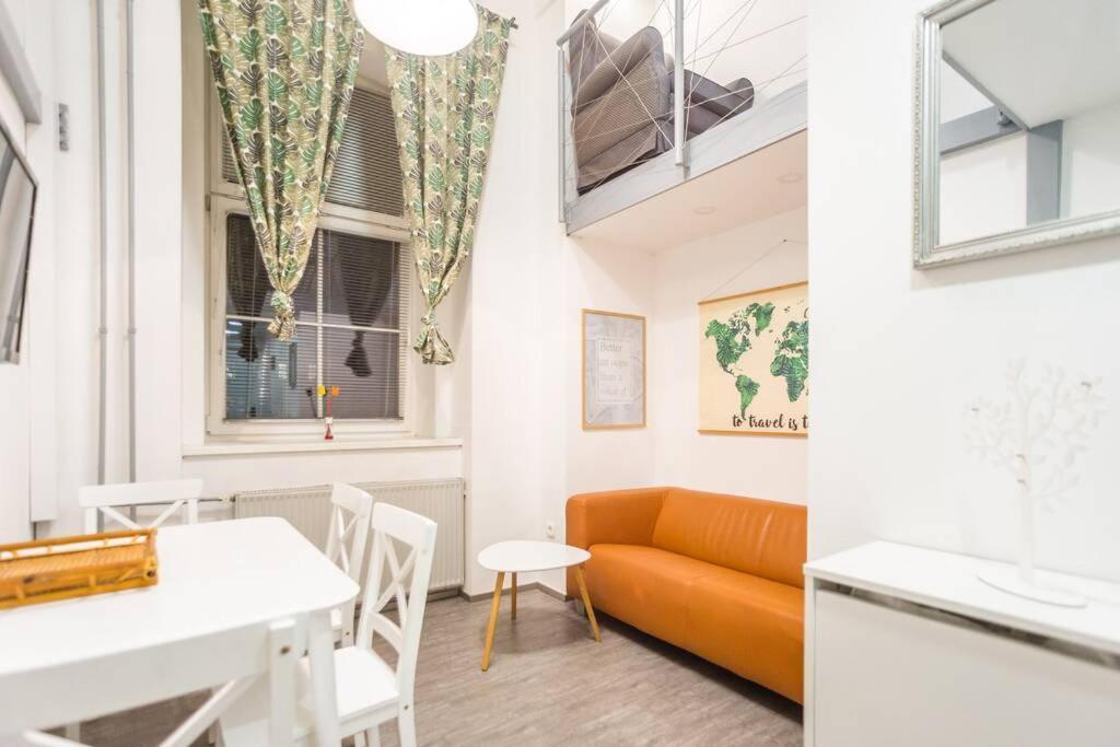 Apartma N'Poznam Tobacna Ljubljana Exteriör bild