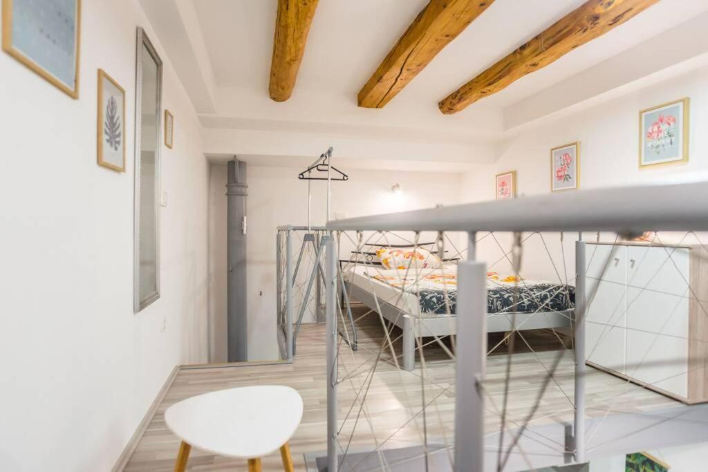 Apartma N'Poznam Tobacna Ljubljana Exteriör bild